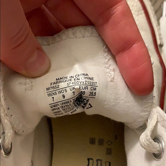 White converse - Picture 2 of 3